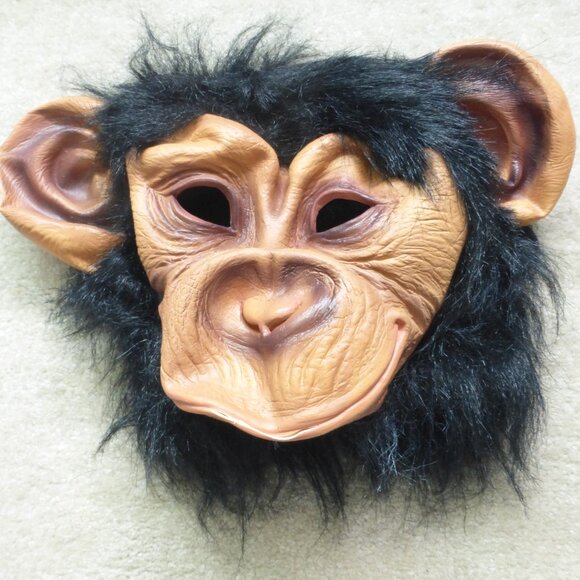 Rubber Monkey Mask with faux fur - perfect for Halloween! - Picture 1 of 4